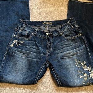 Rock & Roll denim bootcut jeans w/ flower detail size 34x34